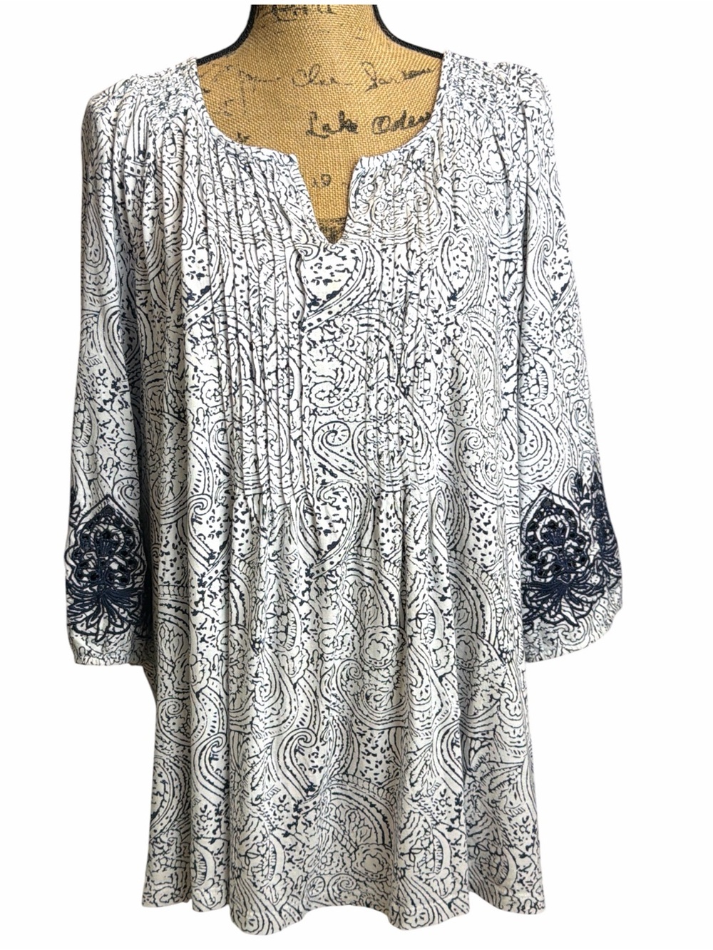 Talbots Women's White & Navy Paisley Pintuck Tunic Top. EC. Size 2X